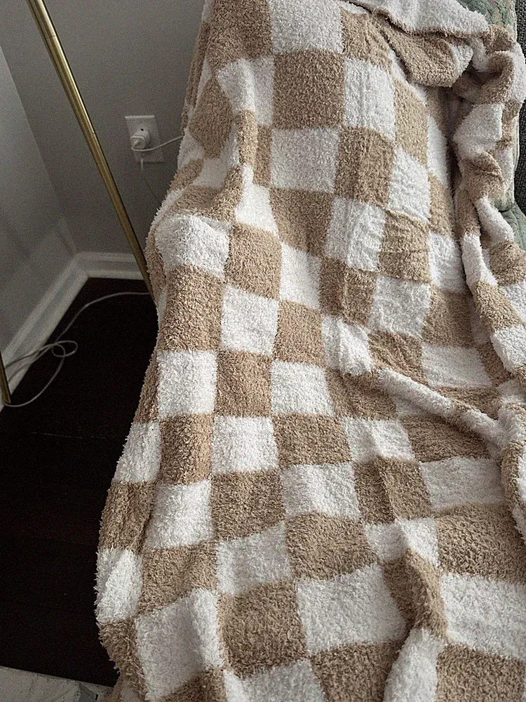 Bedsure GentleSoft Beige Throw Blanket for Couch 50x60" - Checkered Fleece - NEW