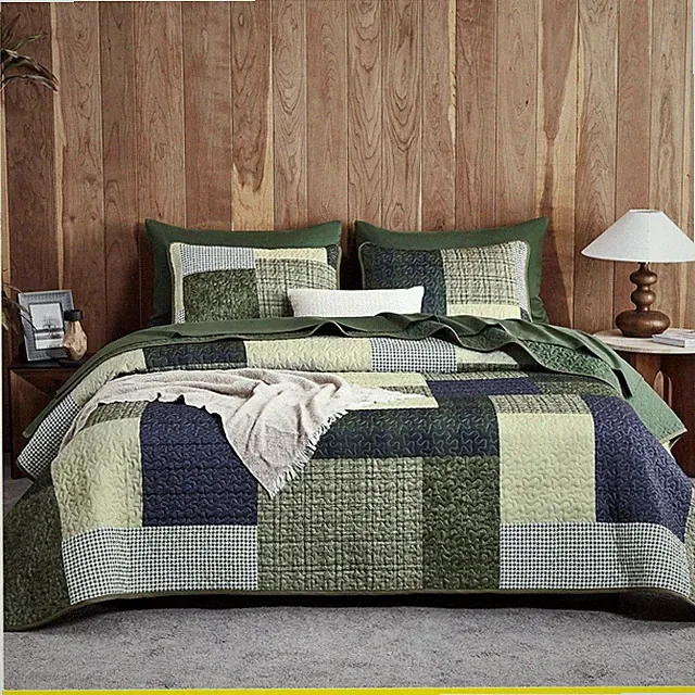 Cabin Quilt Set, Plaid and Patchwork Design for Rustic Farmhouse Country Lodg...