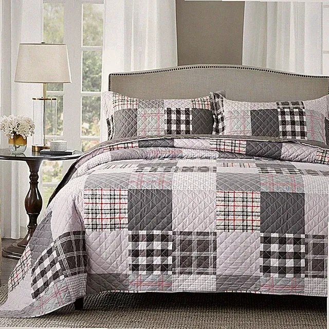 Elegant Grey Checkered Queen Quilt Set - 3-Piece Microfiber Bedspread Collection